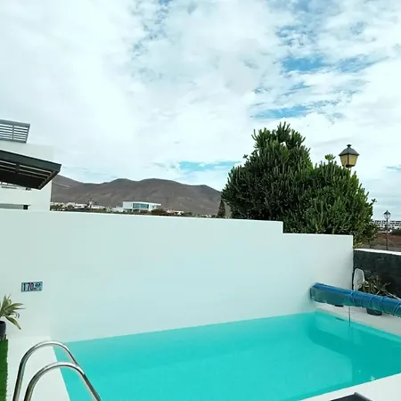 Villa Erimar Luxe 2-slaapkamer villa met verwarmd privézwembad