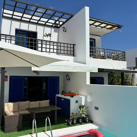 Villa Erimar Luxe 2-slaapkamer villa met verwarmd privézwembad *